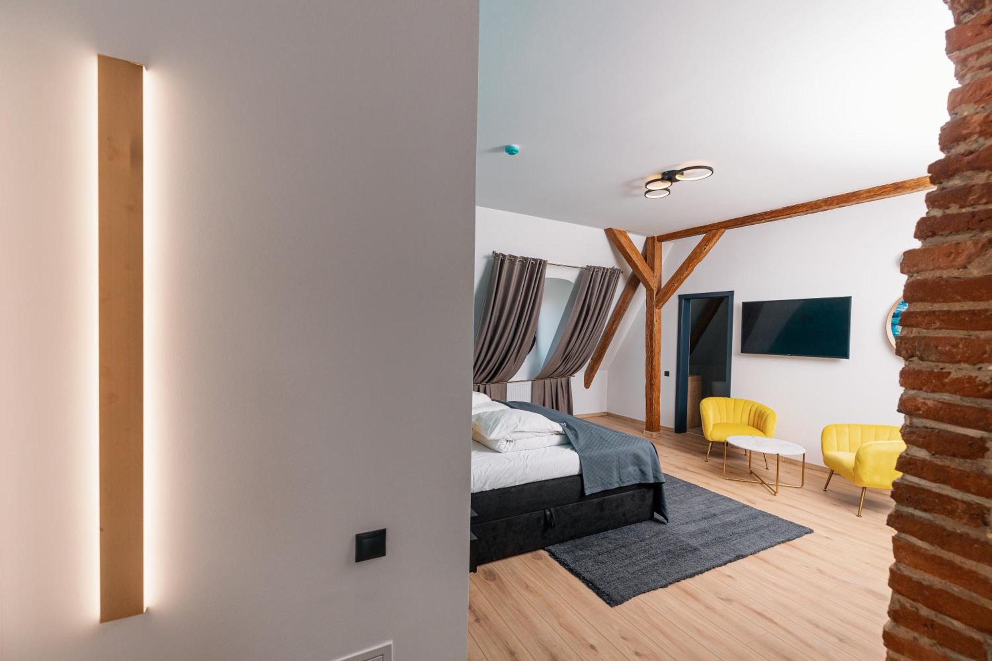 Haller Boutique Târgu-Mureş Oda fotoğraf